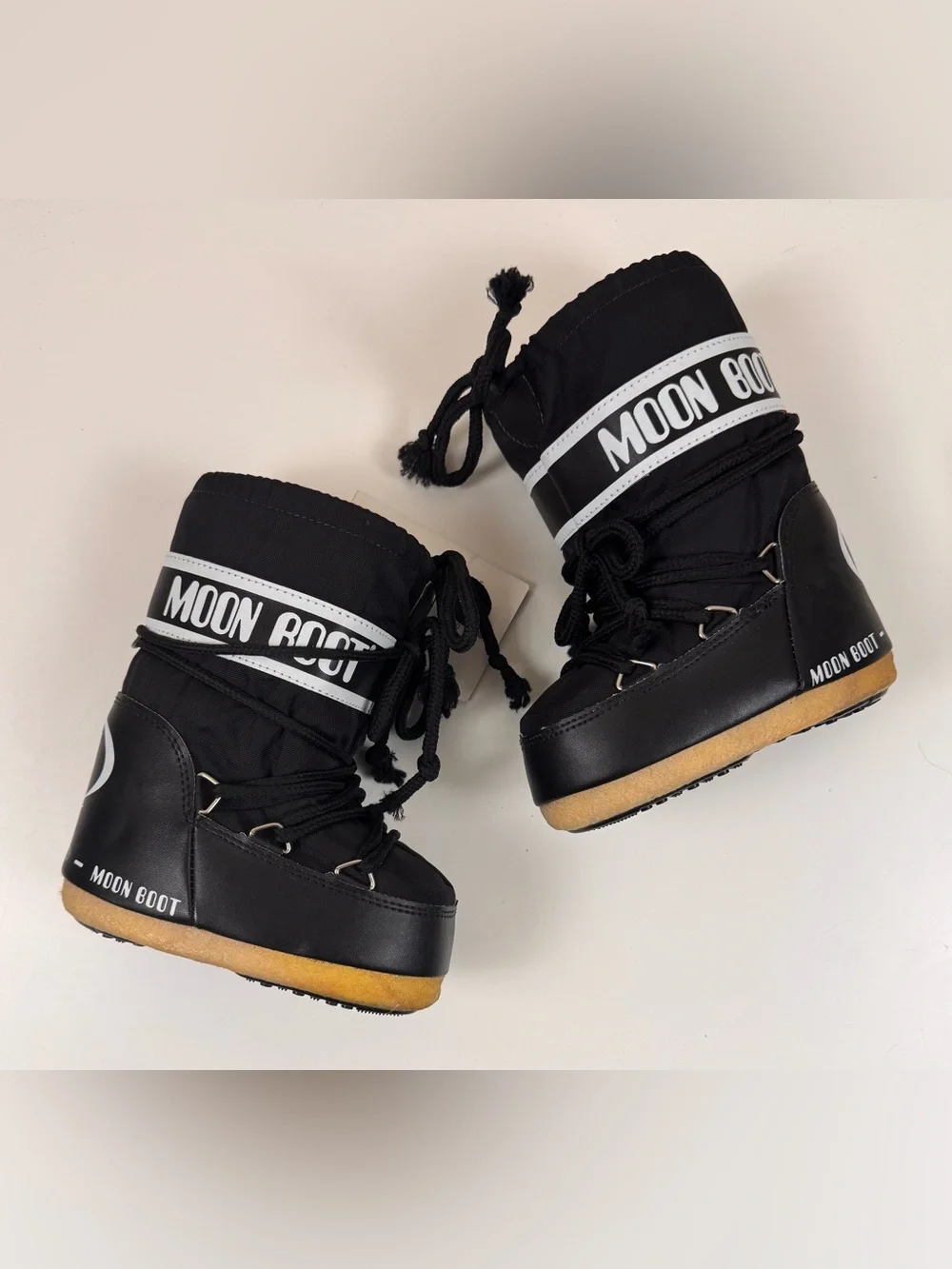 The Original Moon Boot Kids Black Snow Boots size 23-36 (7-9.5)